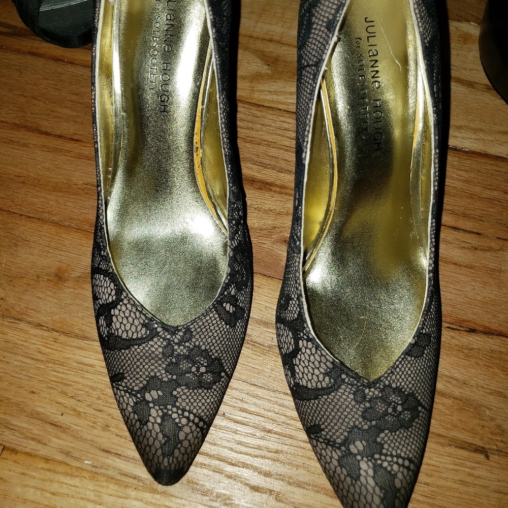 Lace pumps